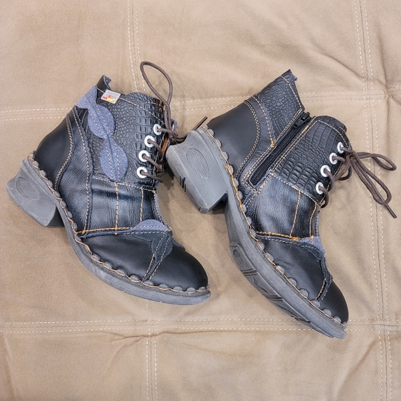 TMA Eyes Washed Leather Lace-up Boots - sz 38 EU / 7.5 US - Picture 3 of 13